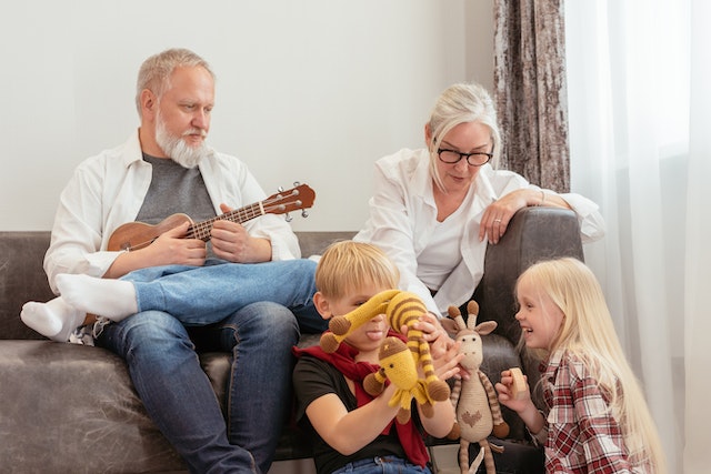 Gitarre spielen und und sich dabei amüsieren - das ist Lebensfreude.