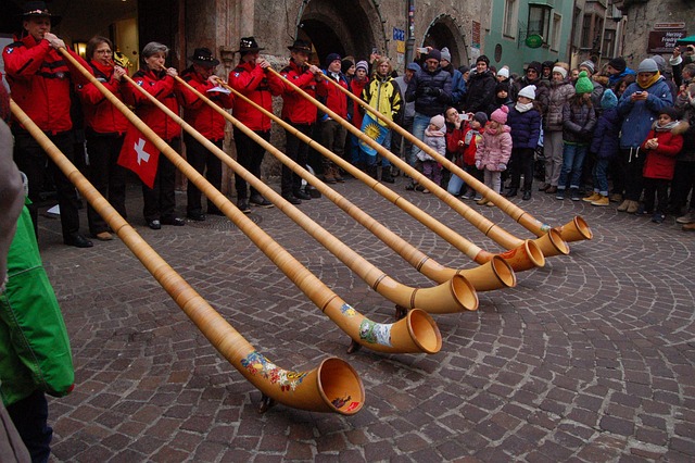 Ein bekanntes Musikinstrument mit A - zumindest in Teilen Österreichs. Wobei man auf diesem Bild die Schweizer Flagge zu sehen bekommt.