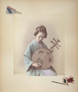 Musikinstrumente mit Y Mondzither