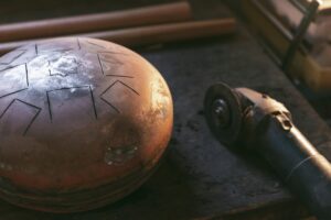 Kleine Instrumente Zungentrommel: Mit unterschiedlich großen Zungen