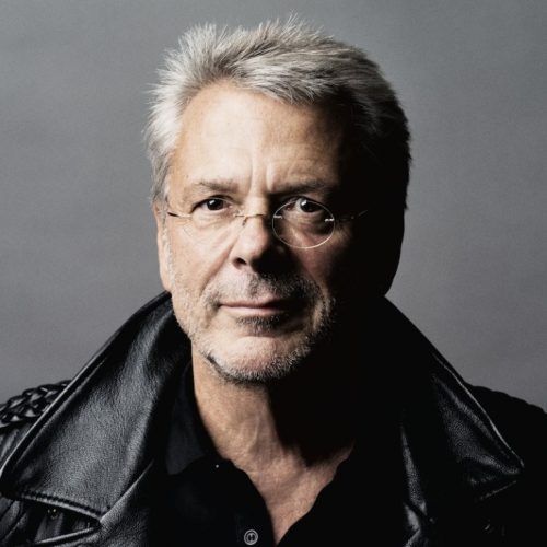 Portrait des Künstlers/Sängers Lieder von Reinhard Mey können unterhaltsam, lustig und auch traurig sein. Selten trauchte auch die Harfe in einem seiner Konzerte auf. Eine Mürnseer Harfe habe ich dort allerdings noch nicht gesehen.