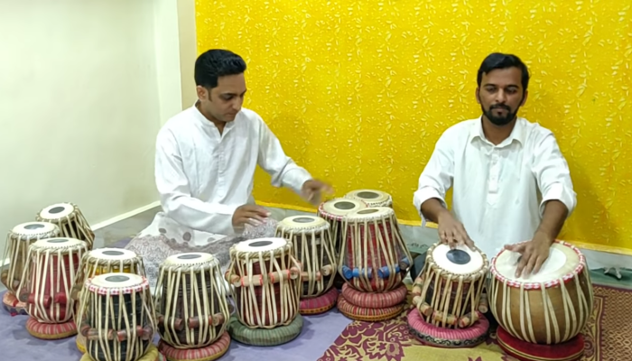tabla_tarang Tabla Tarangs sind traditionelle indische Musikinstrumente.